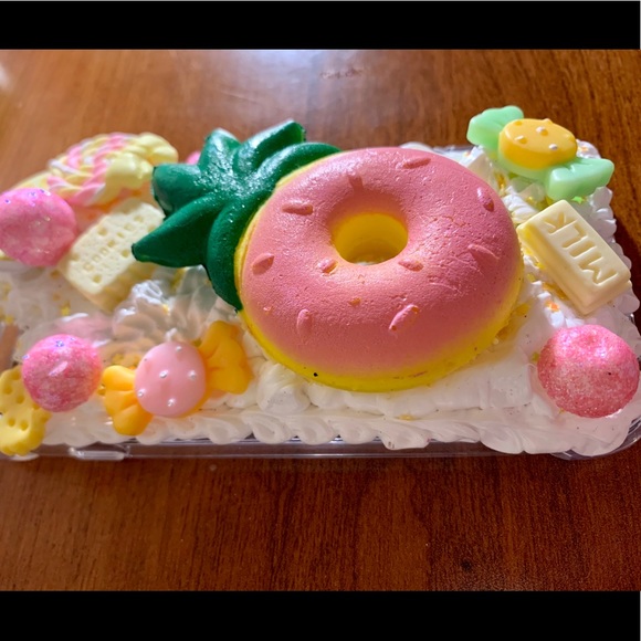 Decoden Pink Pineapple Donut Squishy Case! - Picture 4 of 4